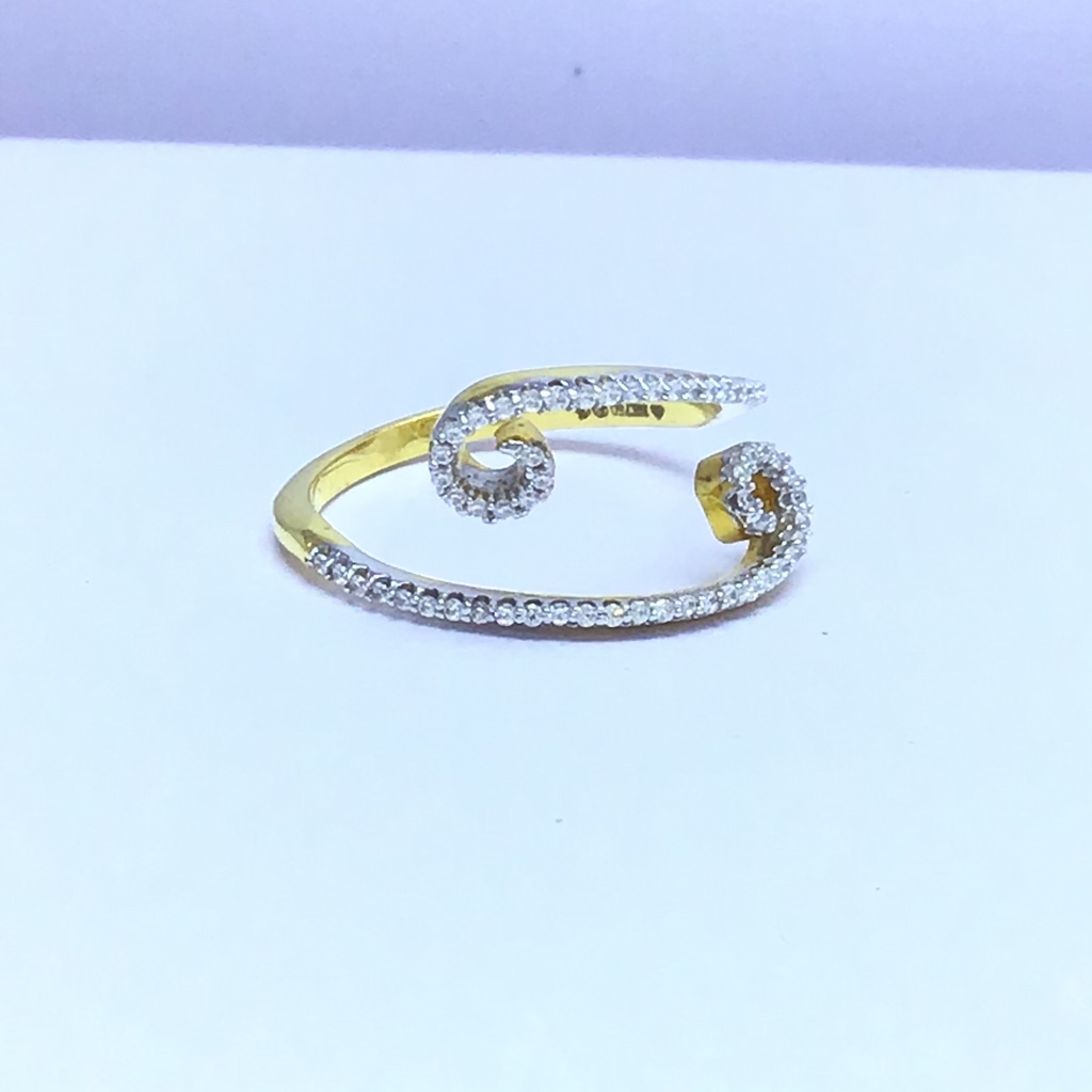Designing ladies fancy gold ring