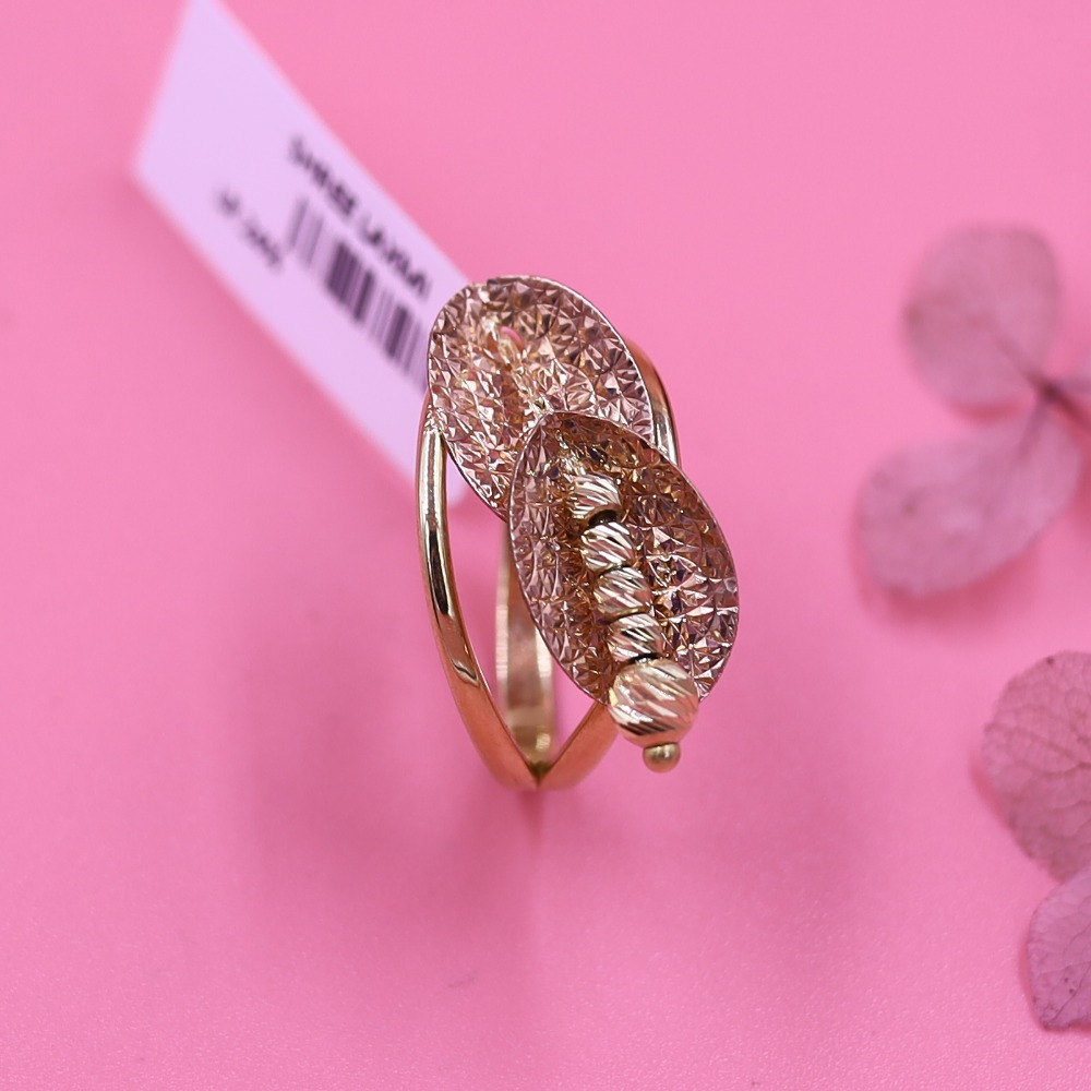 Brilliant Cocktail Look Rose Gold Ring
