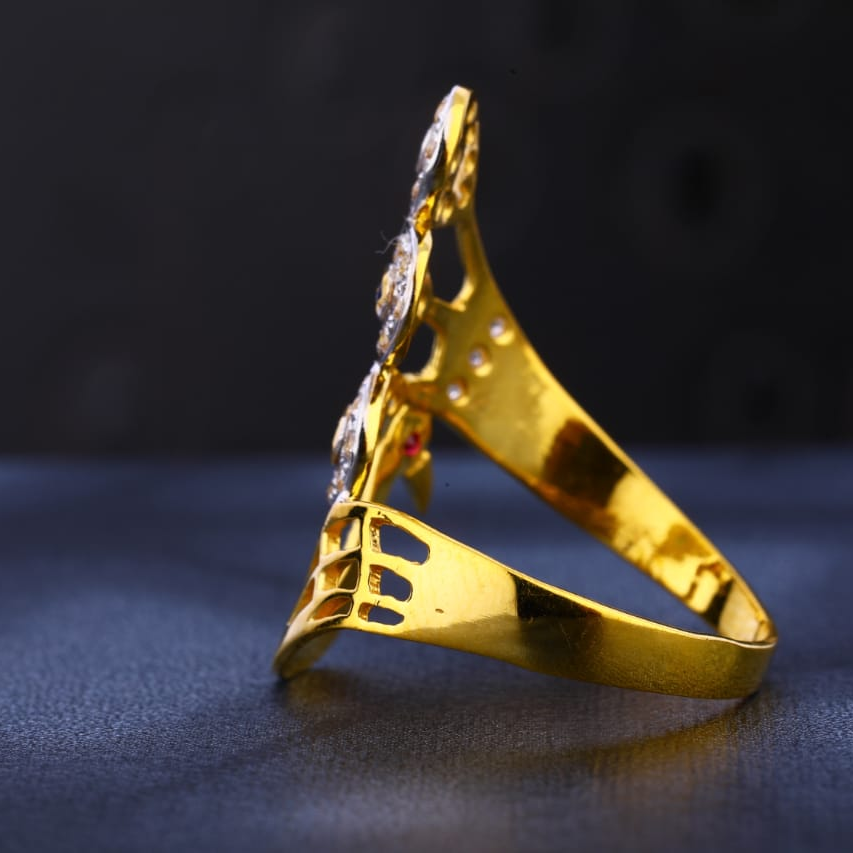 916 Gold Hallmark Gorgeous Ladies Ring LR995