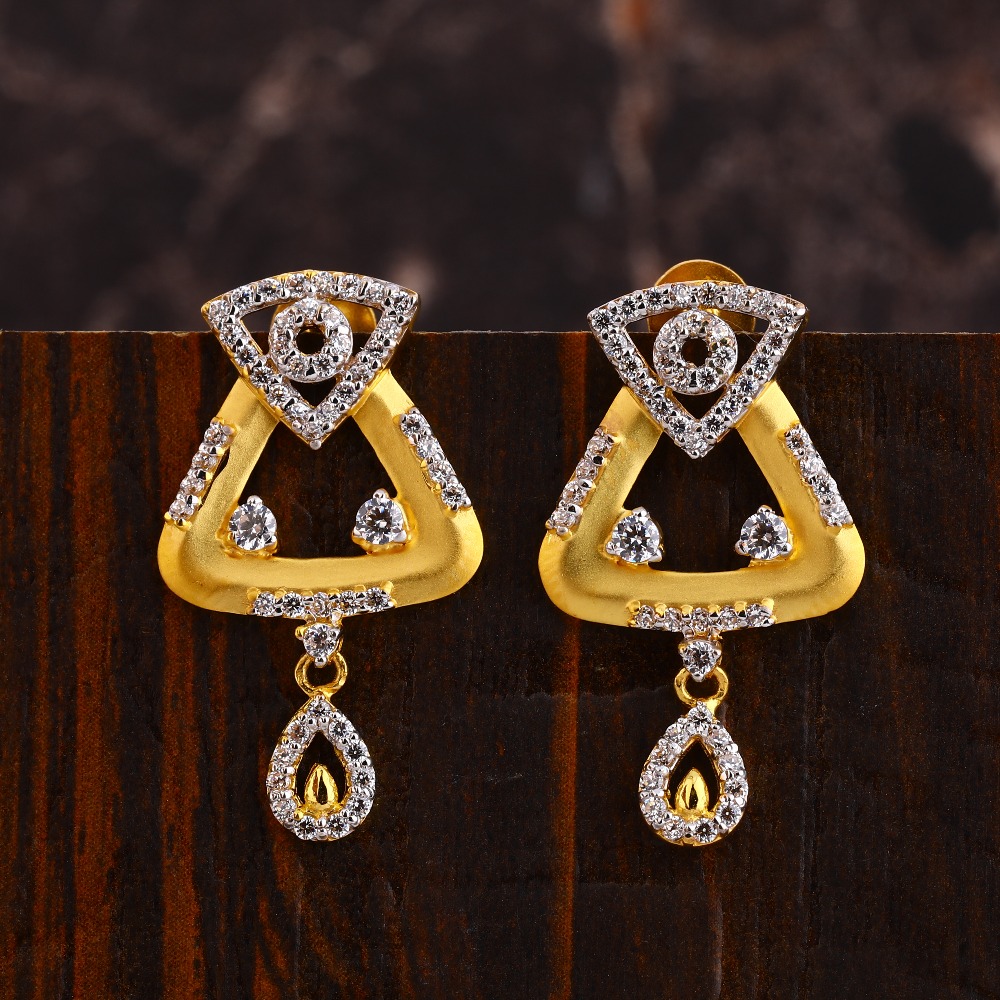 Buy quality 916 Gold CZ Women's hallmark Earring LFE546 in Ahmedabad