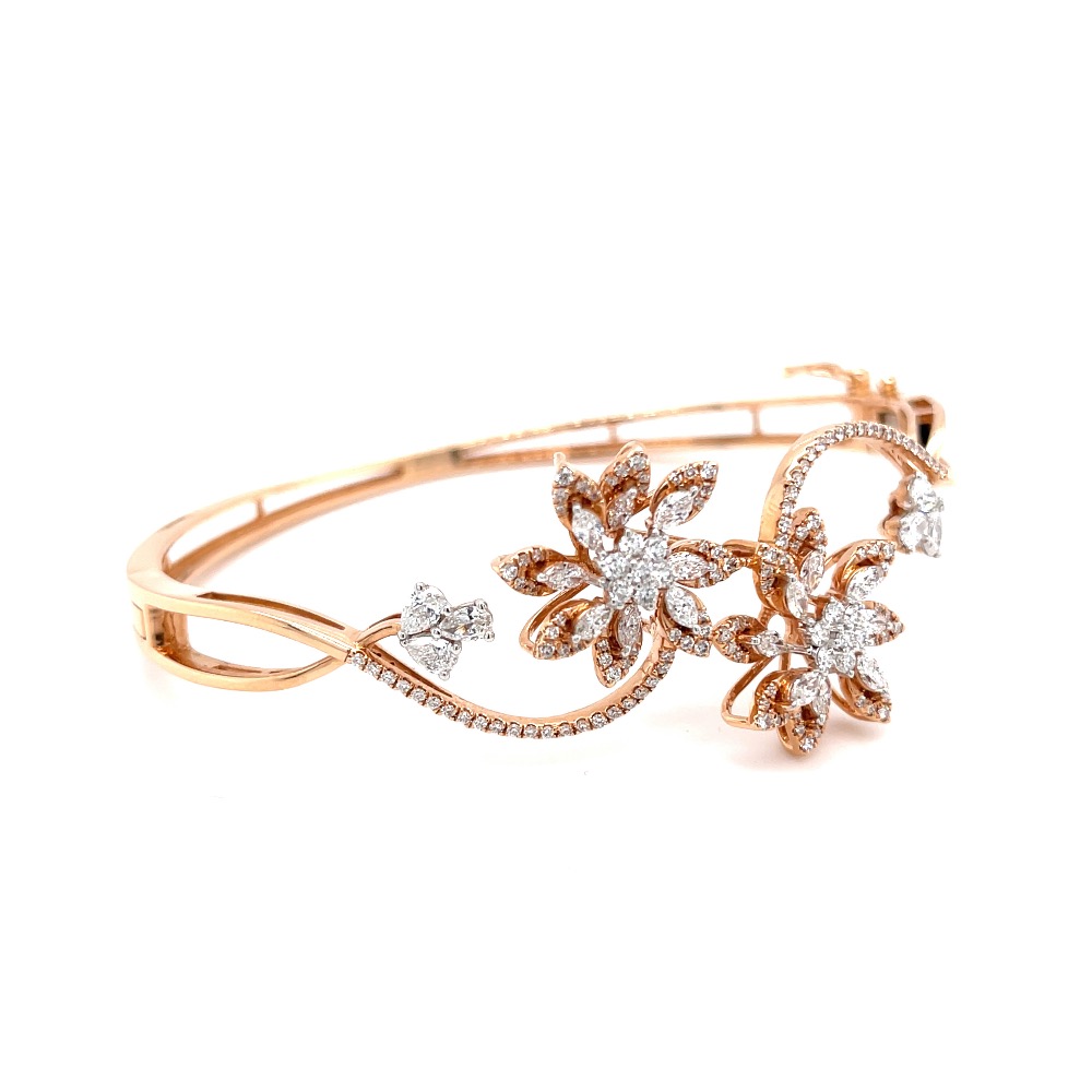 Pulchra Two Flower Bracelet in Rose Gold With Delicate Stems