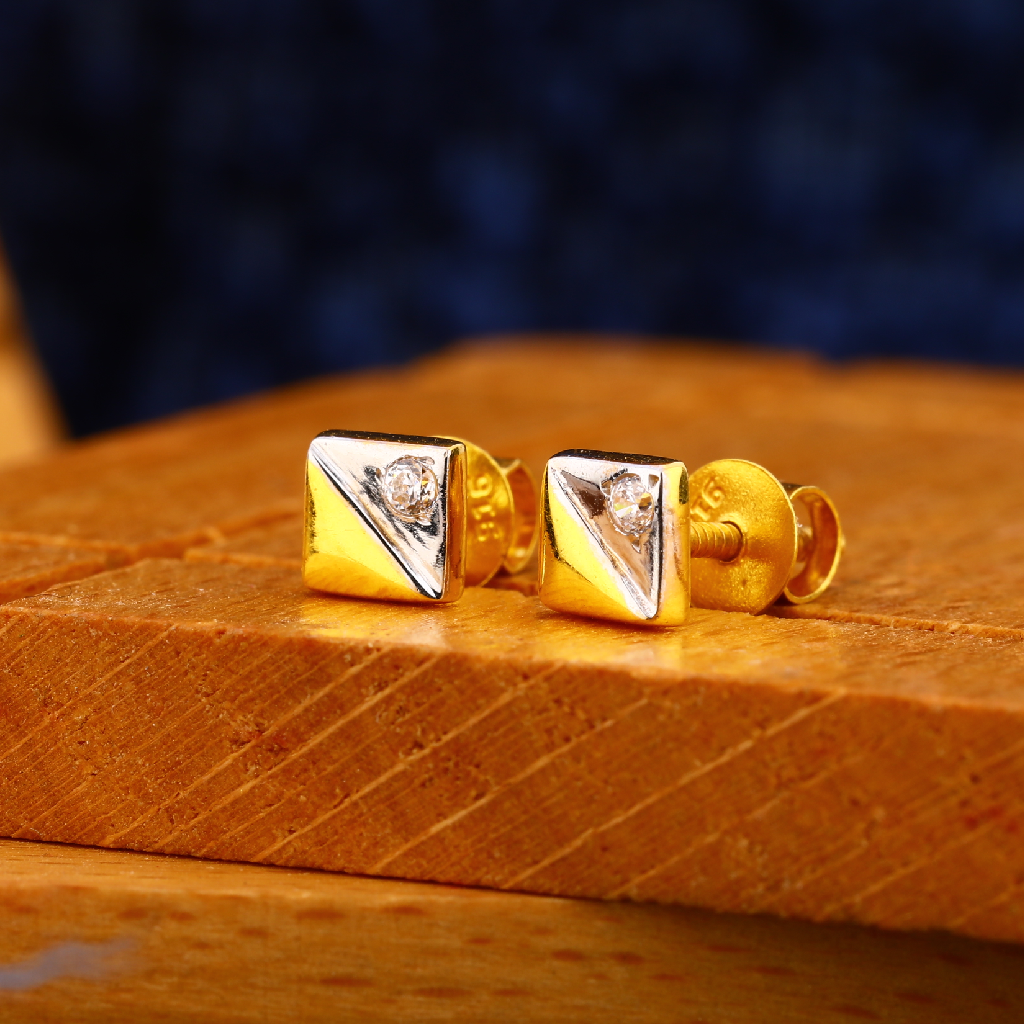 Buy Senco Gold 22k (916) Yellow Gold Stud Earrings for Women online |  Looksgud.in