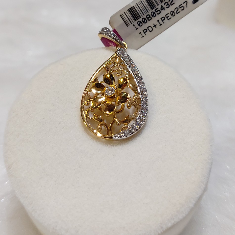 Diamond Pendant Set