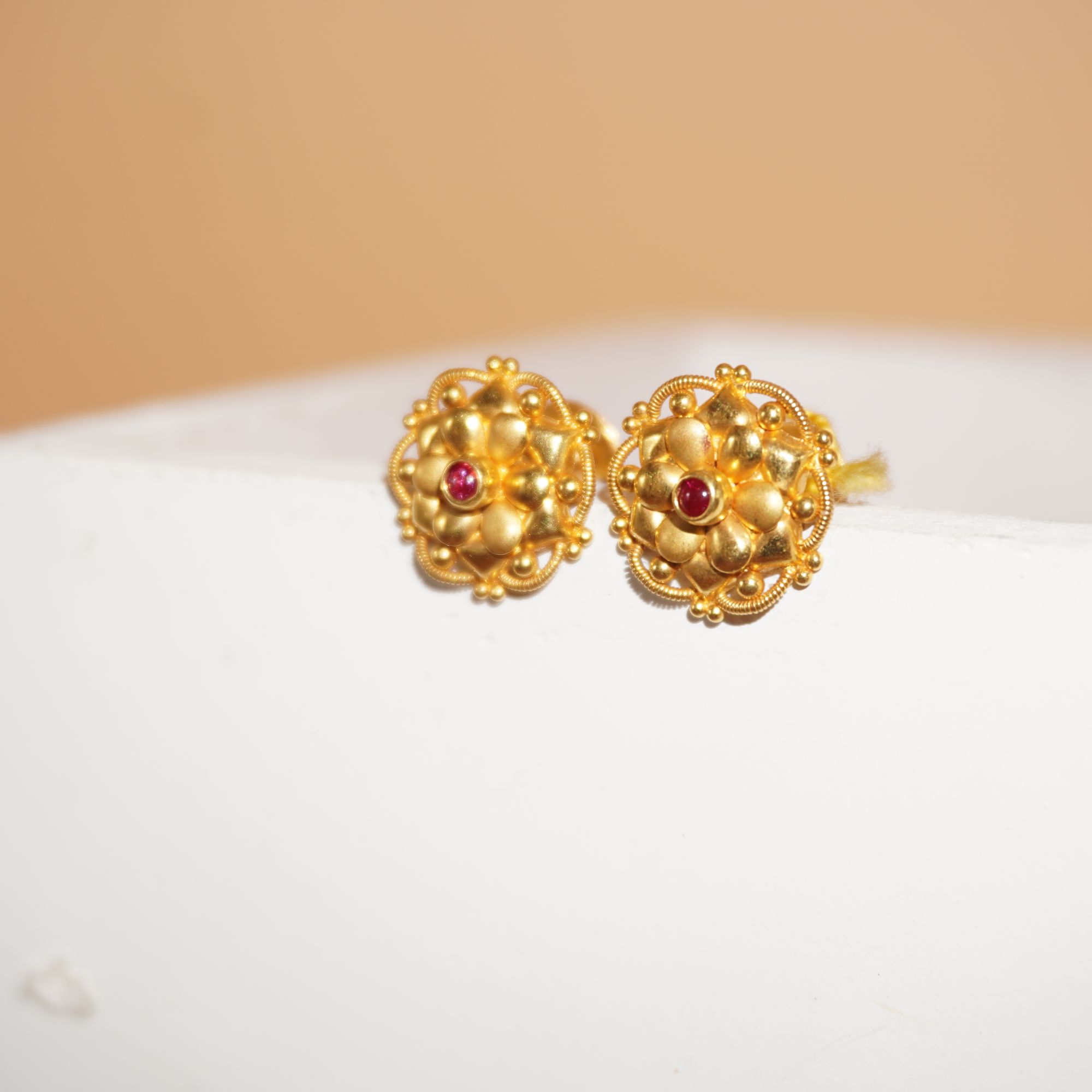 22k Gold Unique Tops Earring 10R8