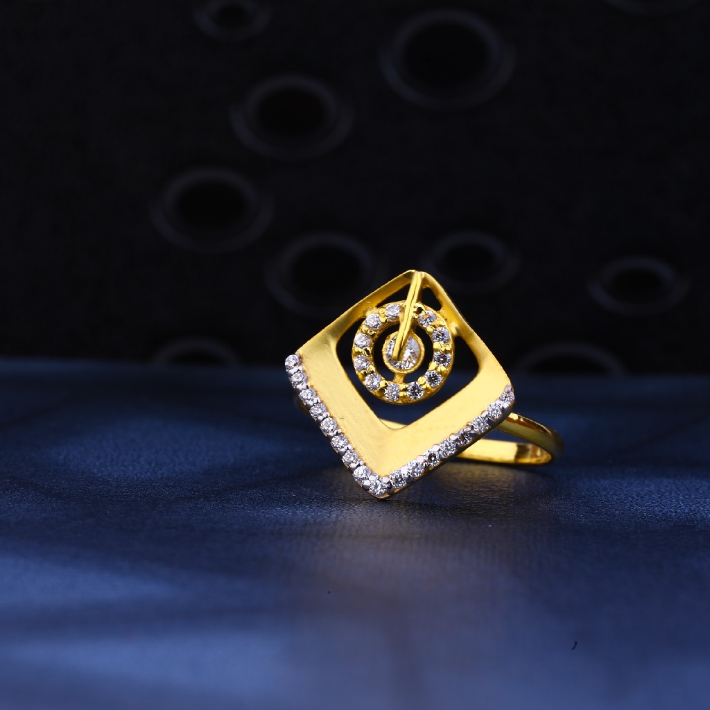 916 Gold Cz Designer Ring LR60
