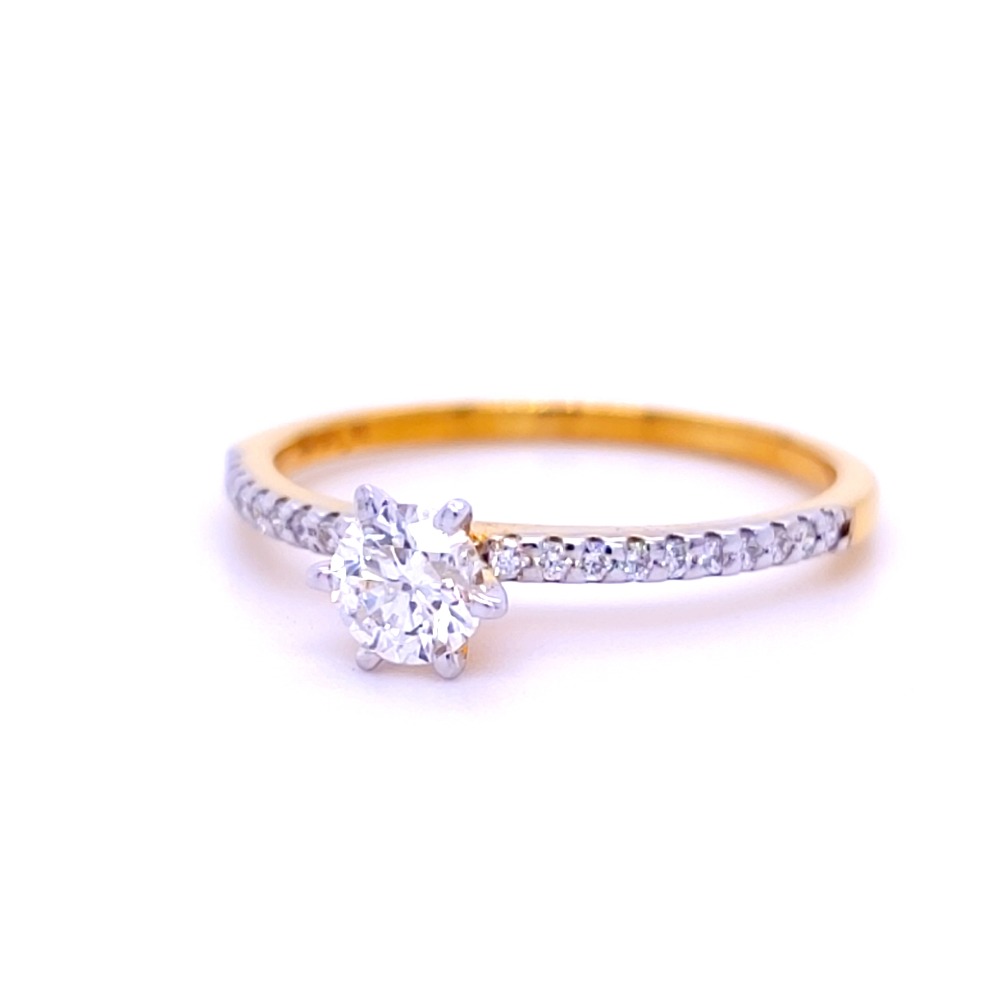Beautiful solitaire 0.31ct diamond ring  in 18kt gold
