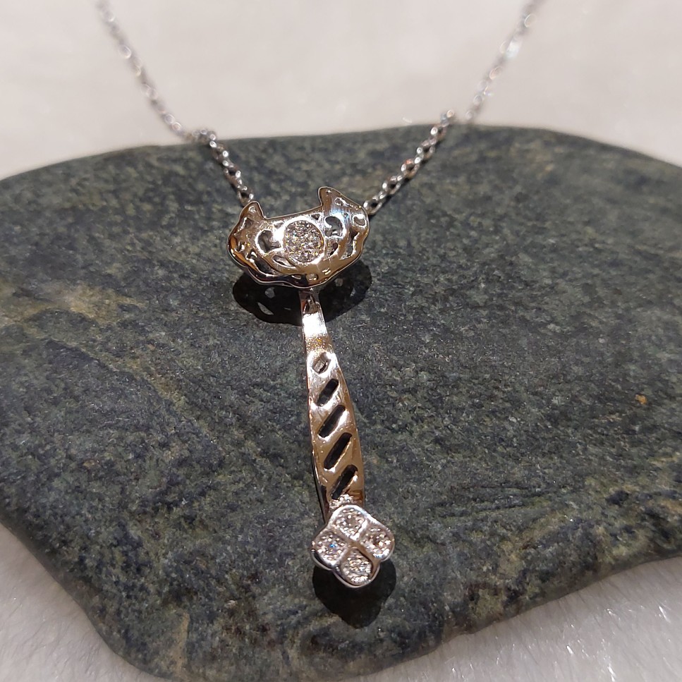 Silver necklace