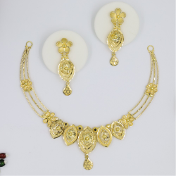 Stunning Gold Necklace For All Brides