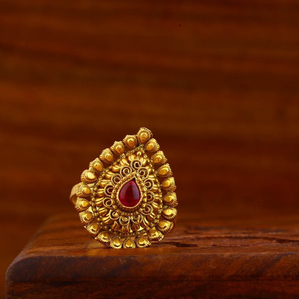 Gold Finished Emerald Kundan Ring By PTJ – Punjabi Traditional Jewellery