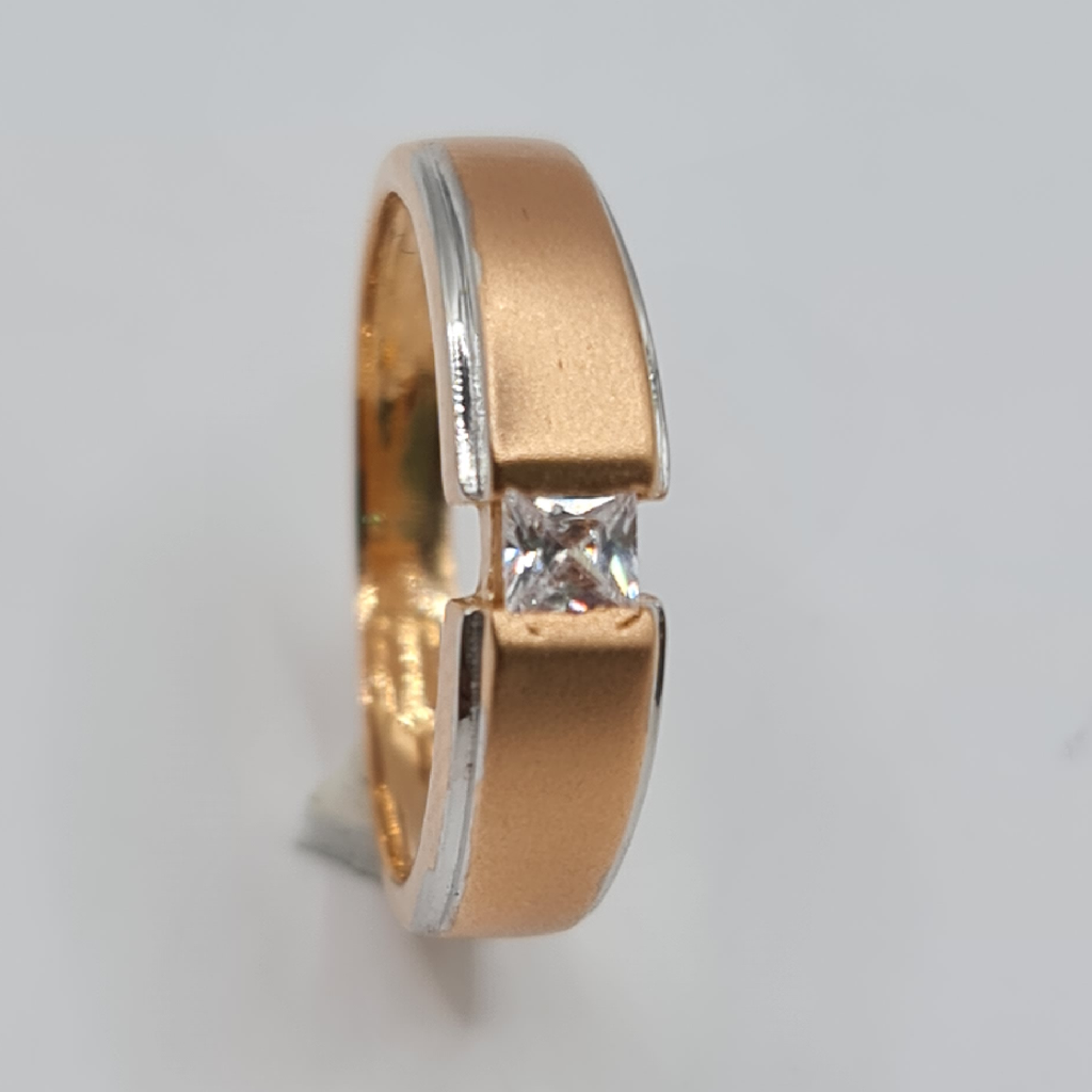 18 KT Rose  Gold Singal Diamond Ring