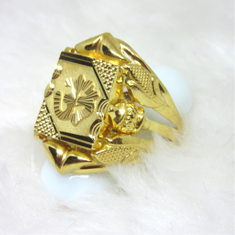 14K Gold Maharaja Emerald Ring - KTCollection