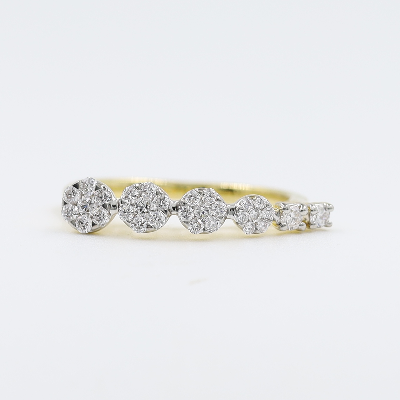 Charming Solitaire Look Gold And Diamond Ring
