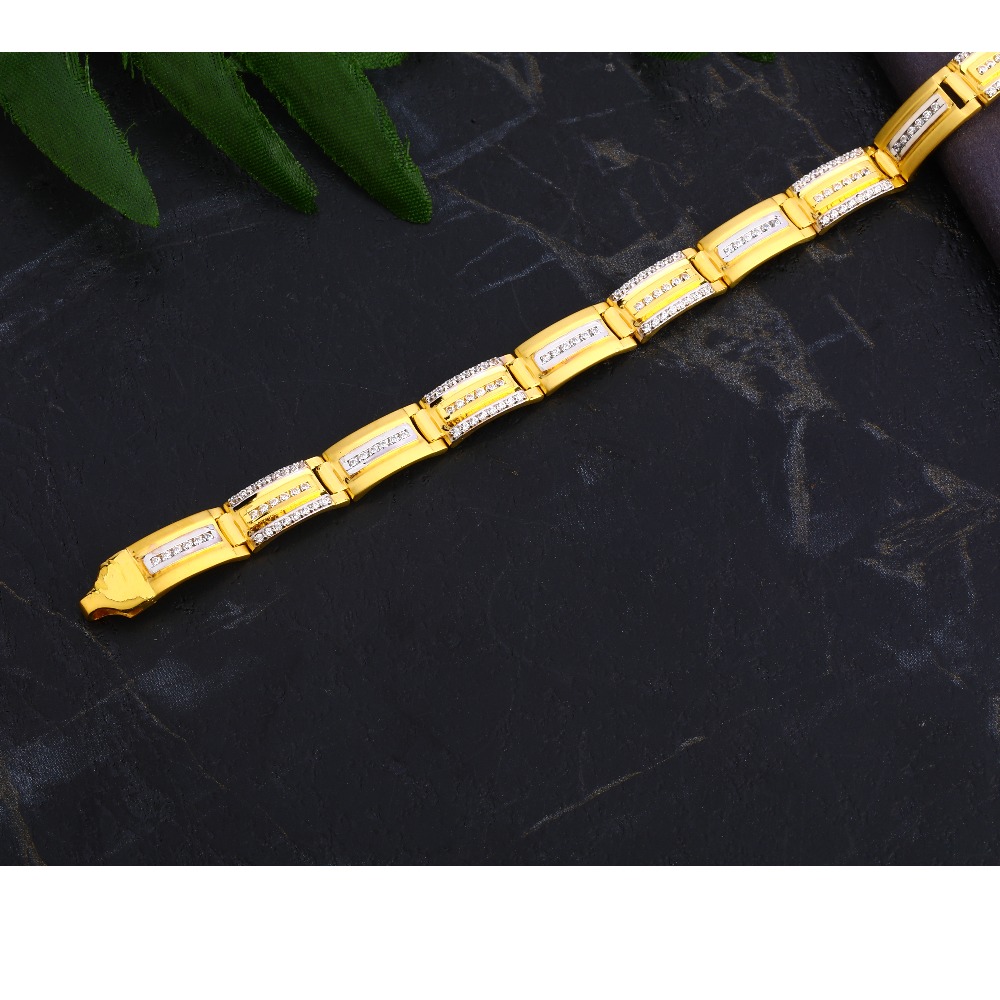 22KT Gold Men's stylish Casting Bracelet MCB99