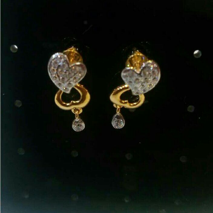 18K / 750 Gold Ladies Diamond CZ Earrings