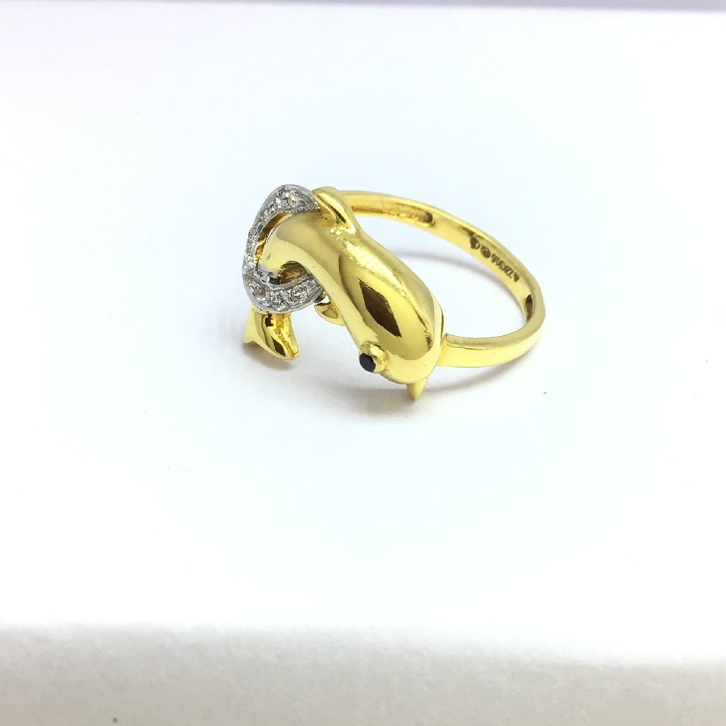 Buy quality designing fancy fish ladies gold ring in Ahmedabad