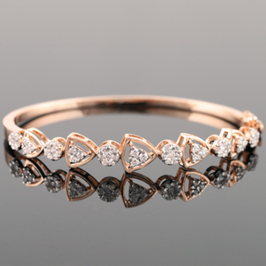 18Kt Gold Designer Diamond Bracelet