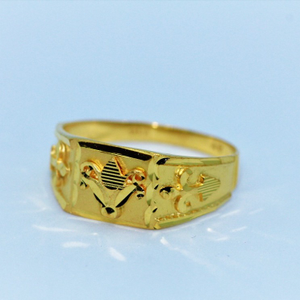 Gold handmade gents ring