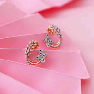 18KT Rose Gold Designer Diamond Earring