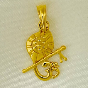 916 Gold Plain Om With Peacock Feather Pendan