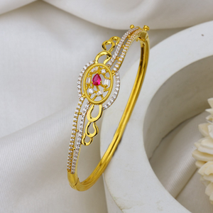 Special Wedding Wear Bracelet In 22k Gold.