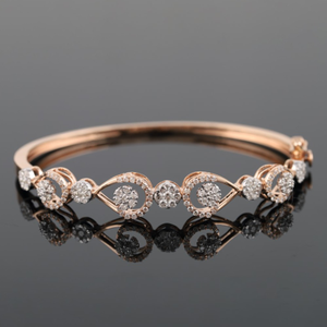 18Kt Gold Elegant Diamond Bracelet