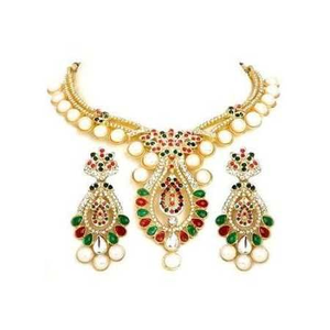Artificial Modern Necklace Set