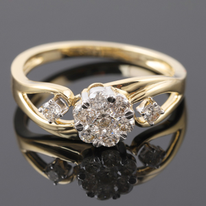 18KT Gold Graceful Diamond Ring