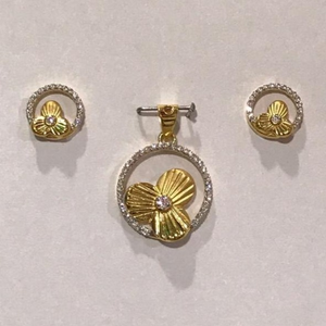 916 Gold flora pendant set