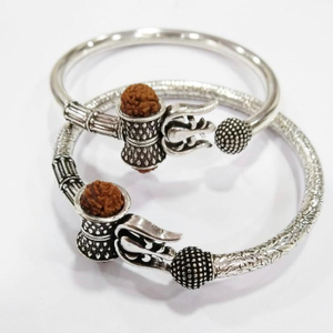 Silver bahubali kada