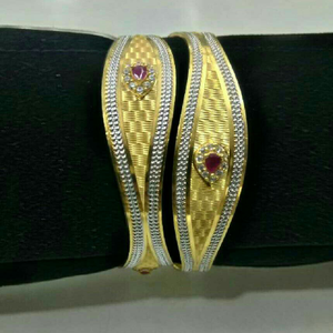 22K / 916 Gold Ladies Yellow CNC Kada