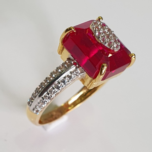 22k gold pink stone diamond fancy ring