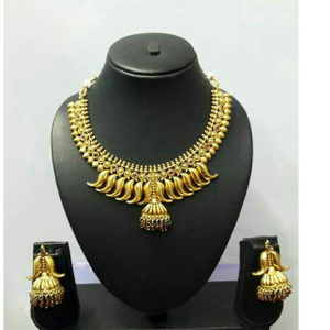 Leaf Shape Modern Necklace Set