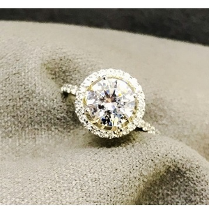 9KT Stunning Swarovski Ring