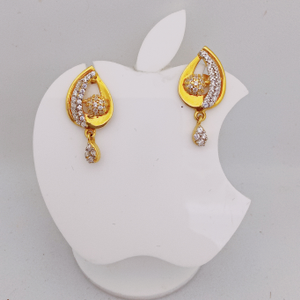 22k gold exclusive stone sitting earring.