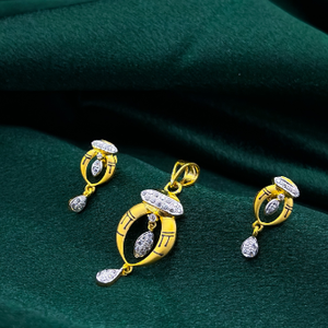 22k Fancy Designer Diamond Pendant Set