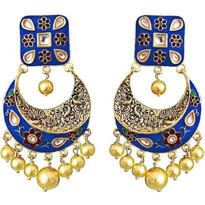 Gold Designer Trendy Earrings 