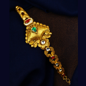 22k gold triangle shape antique jadtar ladies