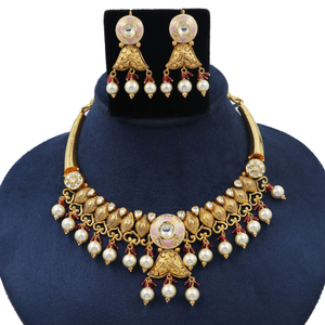 Gold flair pearl light-weight necklace set fo