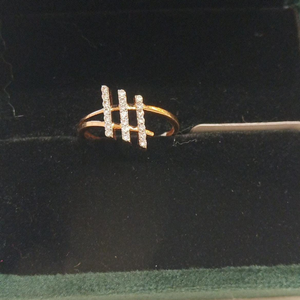 18Kt Gold Engagement Ring