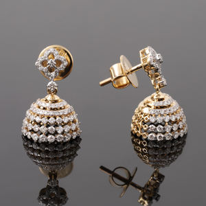 18kt designer diamond earrings