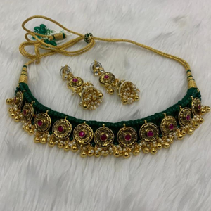 Green With Golan pearls necklace set