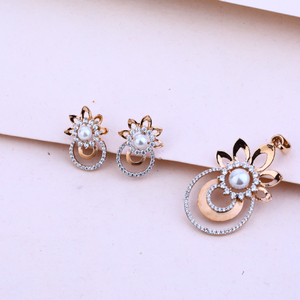 750 Rose Gold Designer Hallmark  Pendant Set 