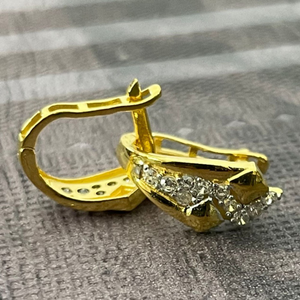 Yellow gold fancy handmade earrings