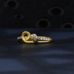 916 Gold CZ Hallmark Delicate Ladies Ring LR1