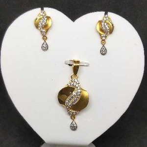 916 Ladies Fancy Pendant Set