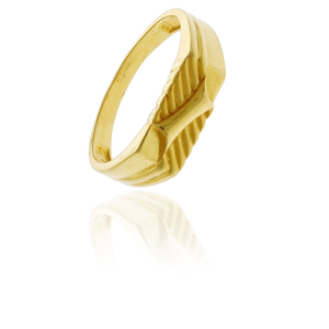 Designer line pattern gold ring for men