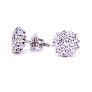 Blomming bright diamond cluster studs in whit