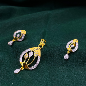 22k Fancy Trendy Design Diamond Pendant Set