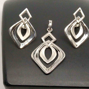 925 Sterling Silver Met Finish Design Pendant