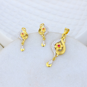 latest collection for gold ladies pendant set